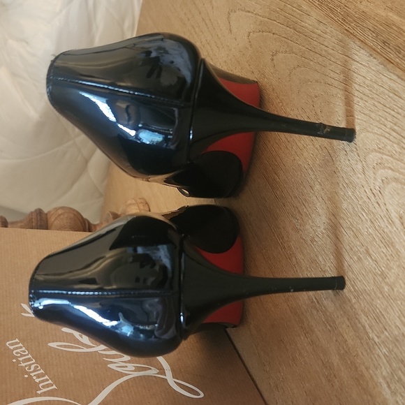 Shoes - Picture 3 of 8